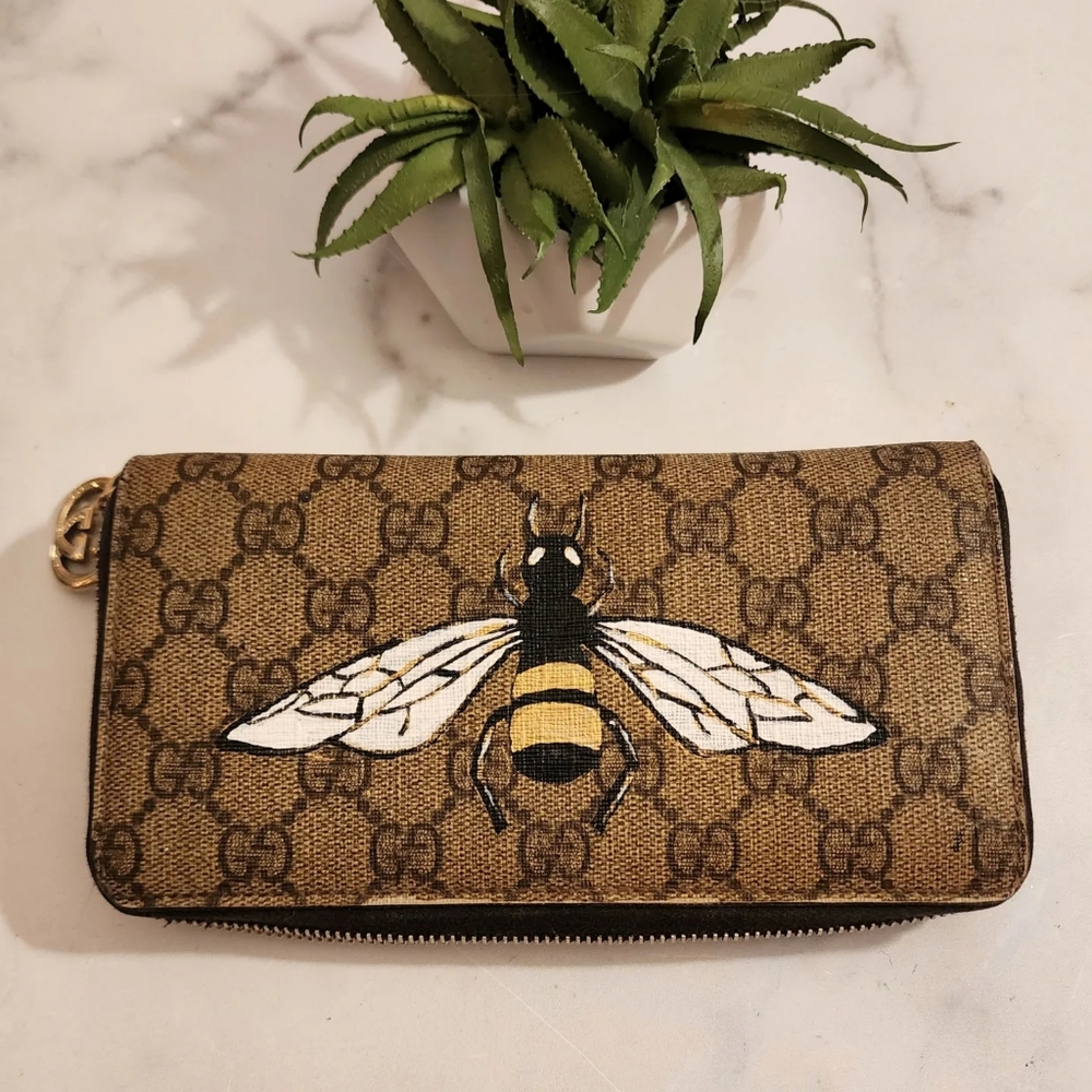 Authentic Handpainted Gucci Zip-Around Continental Wallet in GG Supreme Canvas - Picture 3 of 15